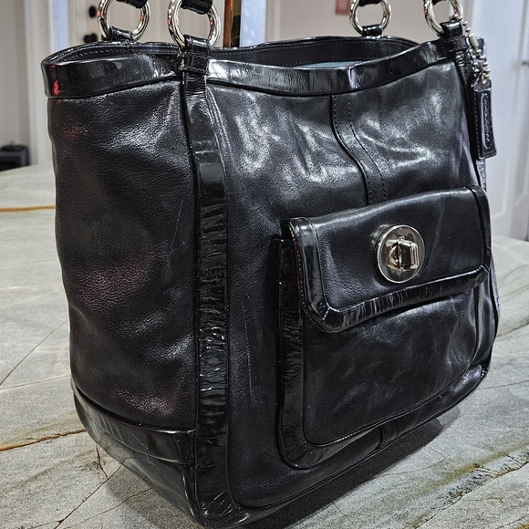 Coach Black Leather Shoulder Bag - Picture 4 of 17